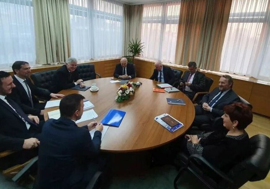 SASTANAK HDZ I SDA "Pronaći rješenje za održavanje izbora u Mostaru"