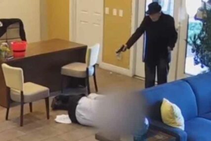 Starac (93) pucao na upravnika zgrade zbog poplave u stanu, a onda je STIGAO POLICAJAC (VIDEO)