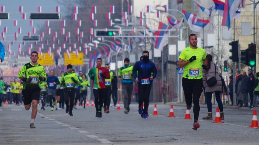 STARTNINA BESPLATNA Ulična trka „Trčimo za Srpsku“ privukla 130 trkača