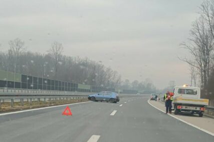 TEŠKO POVRIJEĐEN Prijedorčanin na auto-putu izgubio kontrolu nad vozilom