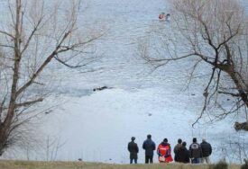 "Najvjerovatnije se radi o migrantu" Tijelo pronađeno kraj Drine u Bijeljini prevezeno u bolnicu na obdukciju