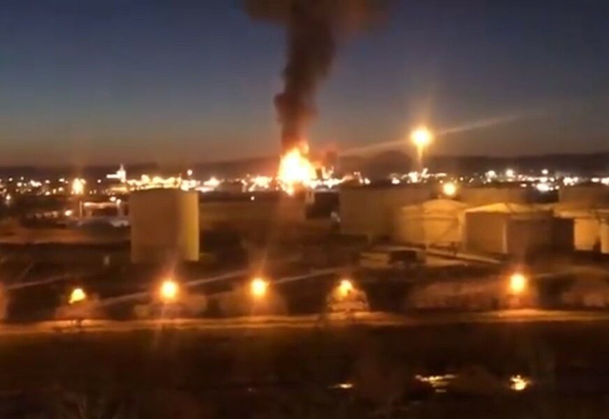 VELIKA EKSPLOZIJA U ŠPANIJI Požar u hemijskoj industriji u Taragoni, jedna osoba stradala (VIDEO)