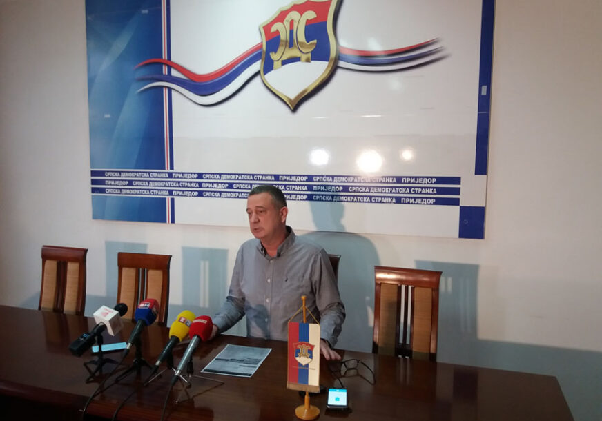 "TO JE ĐAVO SRPSKOG NARODA" Poslanik tvrdi da nije šamarao predsjednika BO