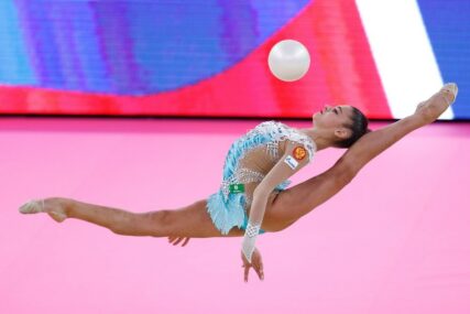RUSIJA ZANIJEMILA OD UŽASA Svjetska šampionka (21) pokušala SAMOUBISTVO
