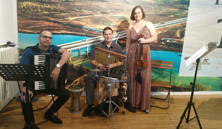 Koncert trija „BarabaR“ u Laktašima: Tradicija i umjetnost su ZADNJE LINIJE ODBRANE našeg naroda