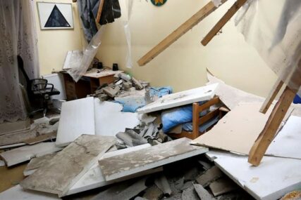NEMA KOME DA SE OBRATI ZA POMOĆ Cigle urušile krov i uništile kuću majci sa dvoje djece