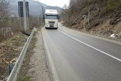 KAMIONOM UDARIO U KUĆU Vozač iz BiH povrijeđen u nesreći u Hrvatskoj