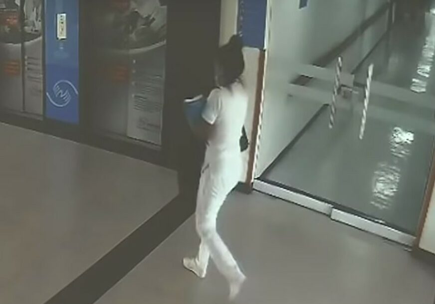 POKUŠALA DA UKRADE BEBU Lažna medicinska sestra dijete stavila ispod jakne (VIDEO)