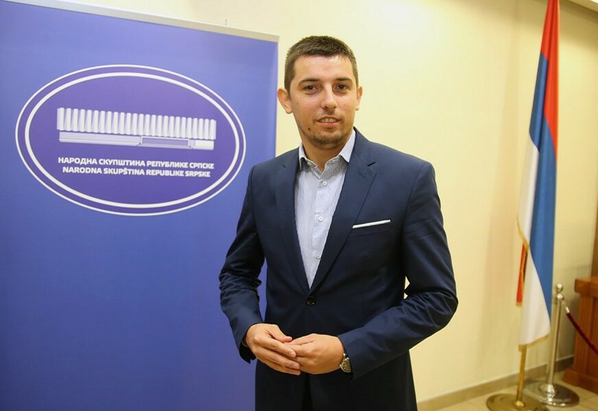 ZA GLASALO 50 POSLANIKA Denis Šulić izabran za potpredsjednika Narodne skupštine Srpske
