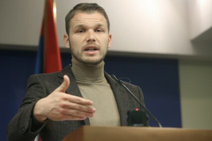 "MIĆIĆ SA OBJE NOGE U SNSD" Stanivuković oštro reagovao na demanti iz Skupštine