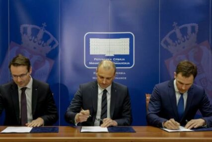 Komercijalna banka PRODATA za 387,02 miliona evra: Vlada Srbije i NLB potpisali UGOVOR