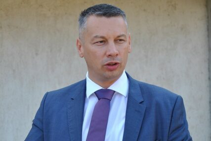 NAJGRUBLJE NASRNULA NA USTAV Nešić: Savjet ministara da se ogradi od Turkovićeve