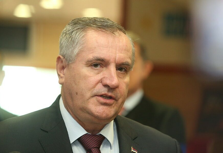“OVO JE PRAVNA ANARHIJA” Višković pozvao ambasadore da sve u BiH tretiraju na isti način