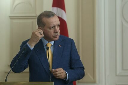 Pogledajte kome ni Erdogan nije mogao da odoli "Vrlo je zainteresovana za aktuelna dešavanja" (FOTO)