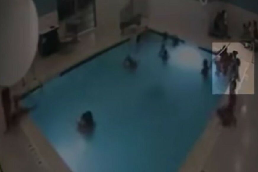 SNIMAK KOJI IZAZIVA JEZU Dječak (2) se UMALO UDAVIO u hotelskom bazenu