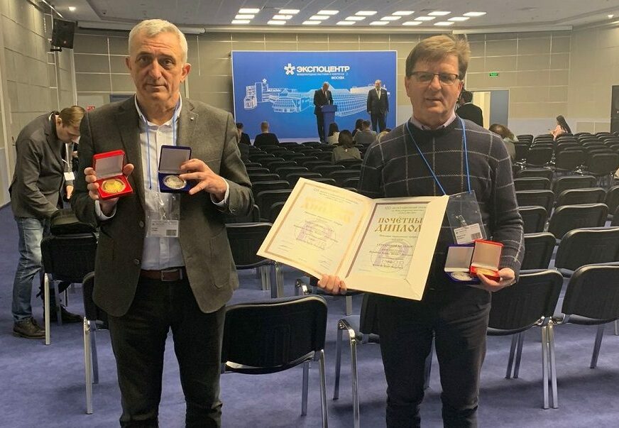KOZARSKA RAKIJA POKORILA RUSIJU Mašinac i notar spojili tradiciju i nauku
