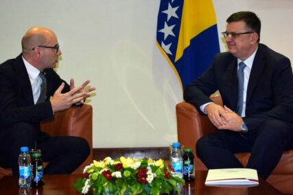 „PITANJE GRANICE OD ŽIVOTNE VAŽNOSTI“ Tegeltija razgovarao sa ambasadorom Srbije u BiH