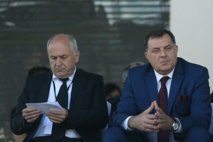 Koja je cijena POVRATKA U INSTITUCIJE BiH: Srpska istovremeno predlaže svoj zakon i potkopava Inckov