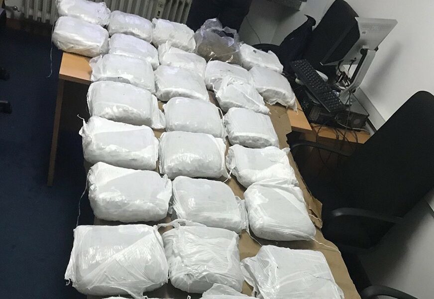 PALI BANJALUČKI DILERI Policija oduzela 35 kilograma marihuane i 1,27 kg kokaina