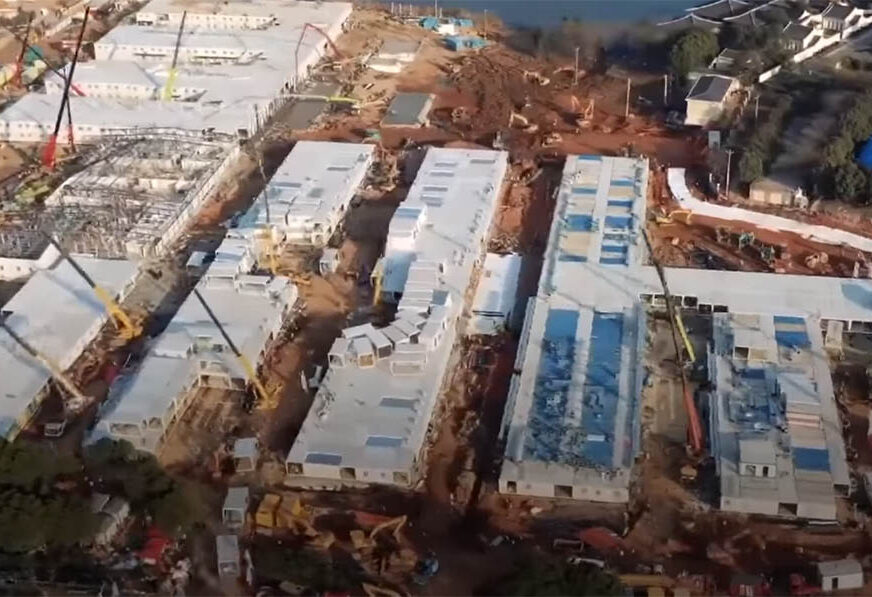RADILO SE 100 NA SAT Izašao ubrzani snimak izgradnje bolnice u Vuhanu (VIDEO)