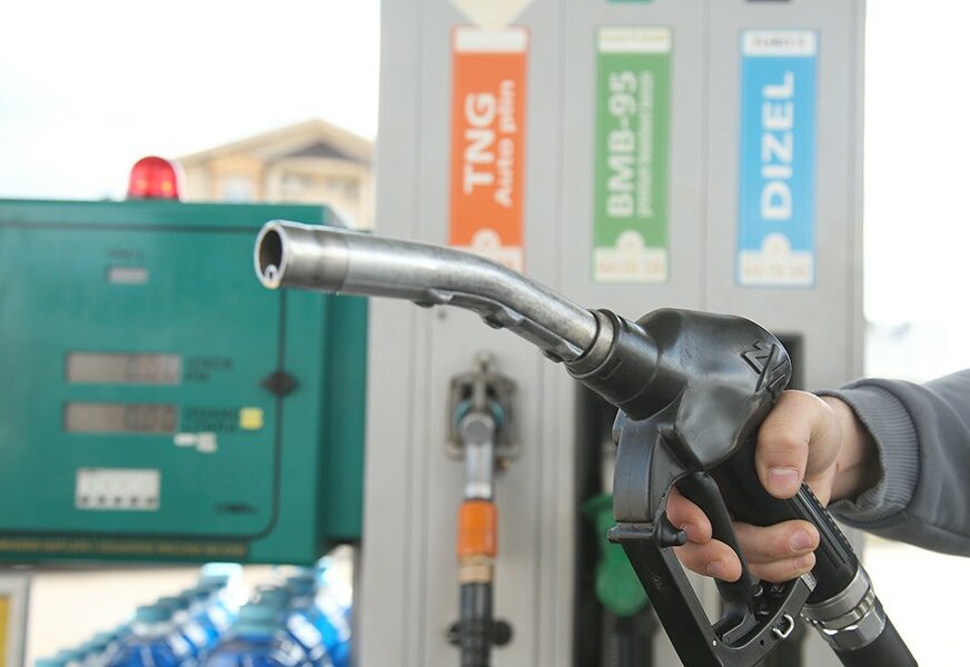 DODATNA ZARADA Cijene nafte u svijetu padaju, naftaši u Srpskoj trljaju ruke