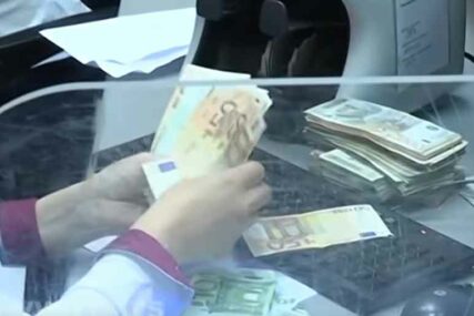 UPLAŠILI SE Građani Bugarske mijenjali svoj novac za evre zbog GLASINA  