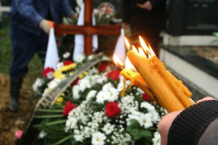 Skupocjeni spomenici i obilna priprema hrane i pića: Običaji sa sahrana kojima Srbi skrnave vjeru i PRAVE VELIKI GRIJEH