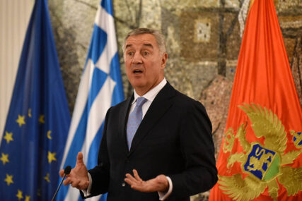 "LAŽNI VIŠEPARTIZAM" U Crnoj gori ima 600 hiljada stanovnika, a 50 političkih partija