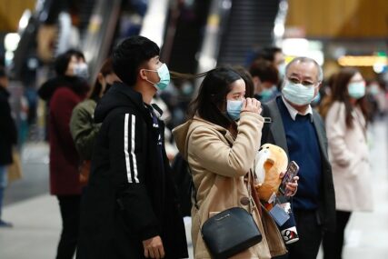 MASKE PROŠLOST Kinez ima bizaran izum, tvrdi da štiti od virusa korona (FOTO)