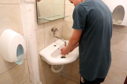 POJAČAN RIZIK OD ZARAZE Tri milijarde ljudi u svijetu NEMA USLOVE za pranje ruku