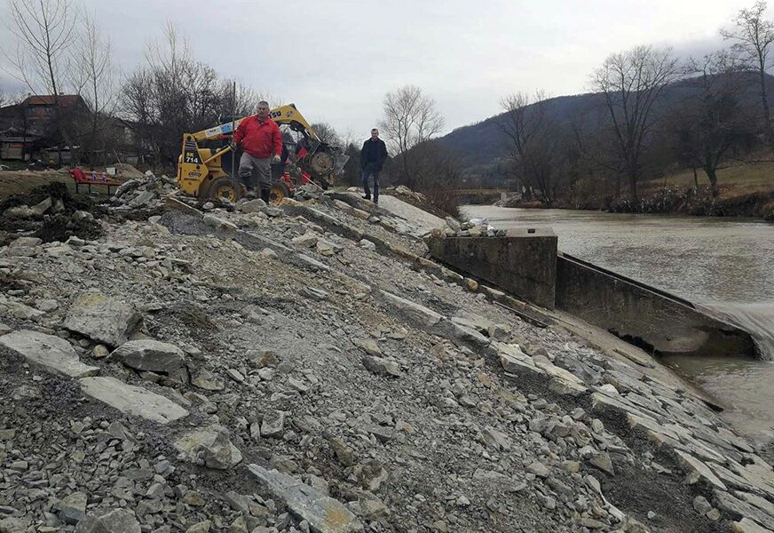 Počela sanacija obaloutvrde na kupalištu "Brana"