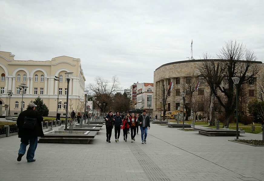 Vraćaju se đačke ekskurzije: Učenici iz regiona stižu u Banjaluku