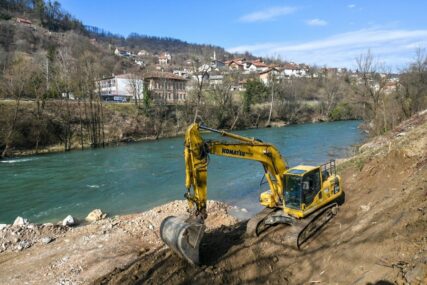 MAŠINE NA TERENU Počela izgradnja mosta u Srpskim toplicama