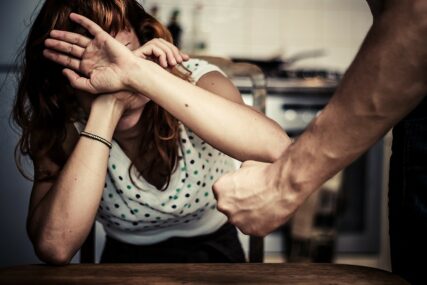 Nasilje u porodici kao ZLOČIN BEZ KAZNE: Zar treba čekati da nasilnik ŽENU ŽIVU ZAPALI