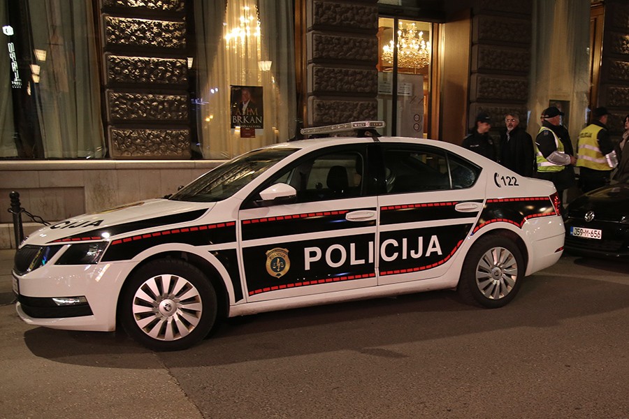 Nesrećna žena pokušala pobjeći: Poznat identitet ubice iz Gračanice, iz lovačke puške ubio suprugu, pa sebi pucao u glavu