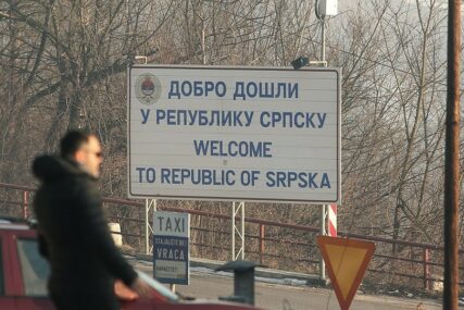 Tabla sa natpisom Dobro došli u Republiku Srpsku