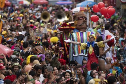 MILIONI MASKIRANIH UČESNIKA Počeo veliki karneval u Riju (FOTO)