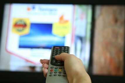 OBJASNILA DA BOLUJE OD ALCHAJMERA Starica zaboravila da plati TV pretplatu, a odluka suda ŠOKIRA