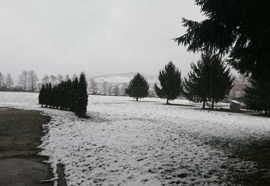 PRVE PAHULJE U Sloveniji pada snijeg, već je zabijelilo (VIDEO)