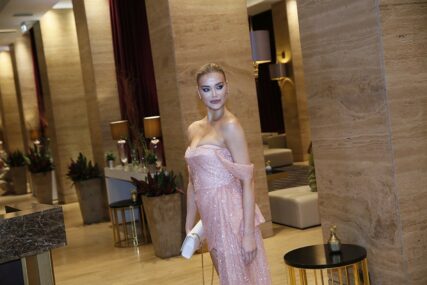 Sofija Milošević u VRELOM IZDANJU na premijeri Hotela Beograd, evo šta joj je na to REKAO Luka