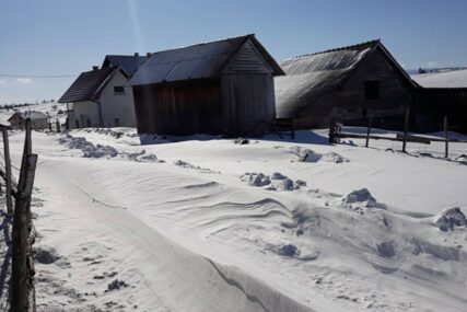 "BLOKIRANI SMO" Građani Sokoca opisuju borbu sa snježnom olujom koja ih je paralisala