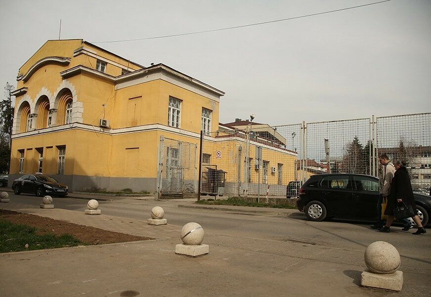 NA MUKAMA ZBOG RANIJIH PROPUSTA Dobili Sokolski i “Šoping”, izgubili staru stanicu