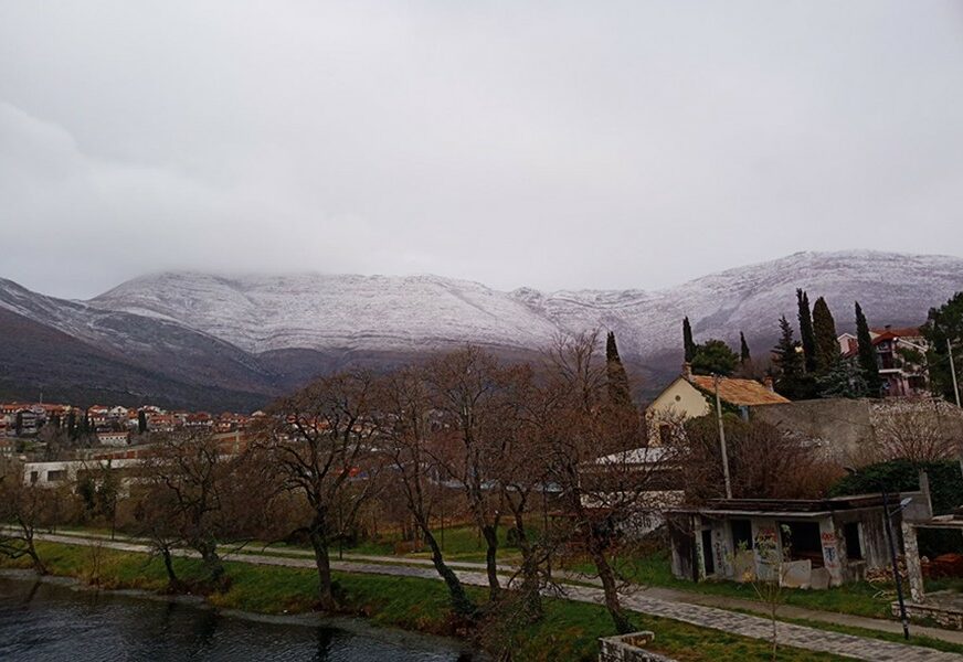 ZIMA SE VRATILA U HERCEGOVINU Nakon proljećnih dana, snijeg i na brdima iznad Trebinja (FOTO)