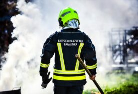 Kako reagovati u slučaju požara: Vatrogasci izvode pokazne vježbe u školama