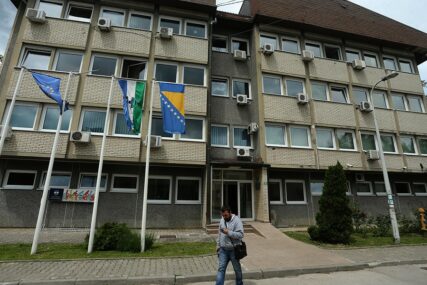 MINISTAR OSUĐEN NA GODINU DANA ZATVORA Halkić dobio zabranu obavljanja dužnosti zbog zloupotrebe položaja