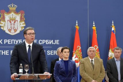 VANREDNO STANJE U SRBIJI Vučić: Pred nama je borba za budućnost države