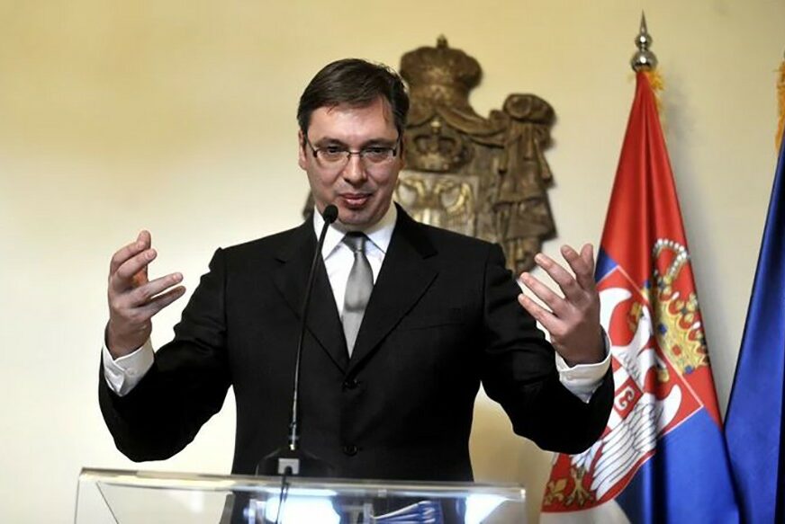 MAGACINI PUNI OPREME Vučić: Potpuno smo spremni za pobjedu nad korona virusom (FOTO)