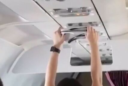 PUTNICI IZ PAKLA Stjuardesa ostala U ŠOKU kada je vidjela šta žena radi usred aviona (VIDEO)
