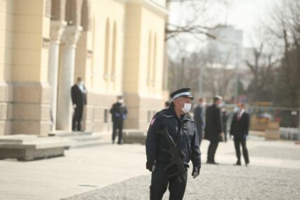 SAMOVOLJNO NAPUSTIO KARANTIN Za jedan dan 63 osobe u Srpskoj prekršile policijski čas