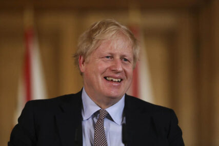 PUT NA KARIBE "PLAĆEN U NATURI" Britanski parlament istražuje Džonsonov LUKSUZNI ODMOR